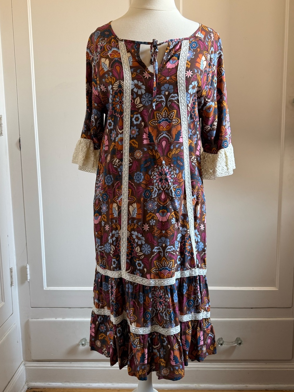 Boho Floral Tie-Neck Midi Dress with Crochet Detail